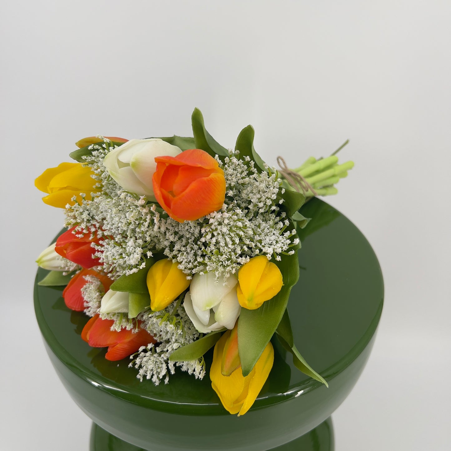 Boeket kunsttulpen 14 stelen metwitte dille, 32cm