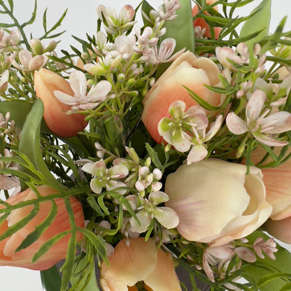 Boeket kunsttulpen 14 stelen in orange/peach met licht roze brem, 35cm