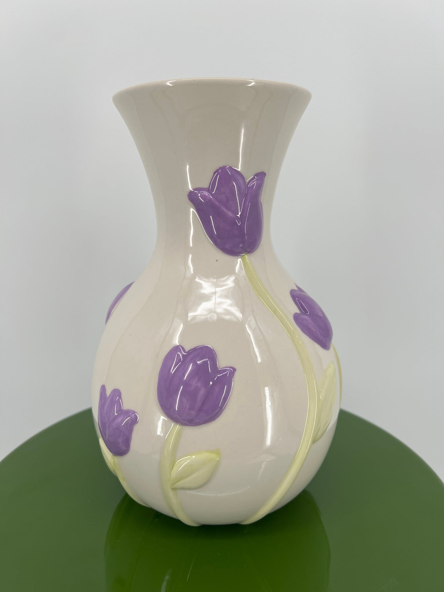 Vaas Tulipe wit/lila aardewerk, 23cm