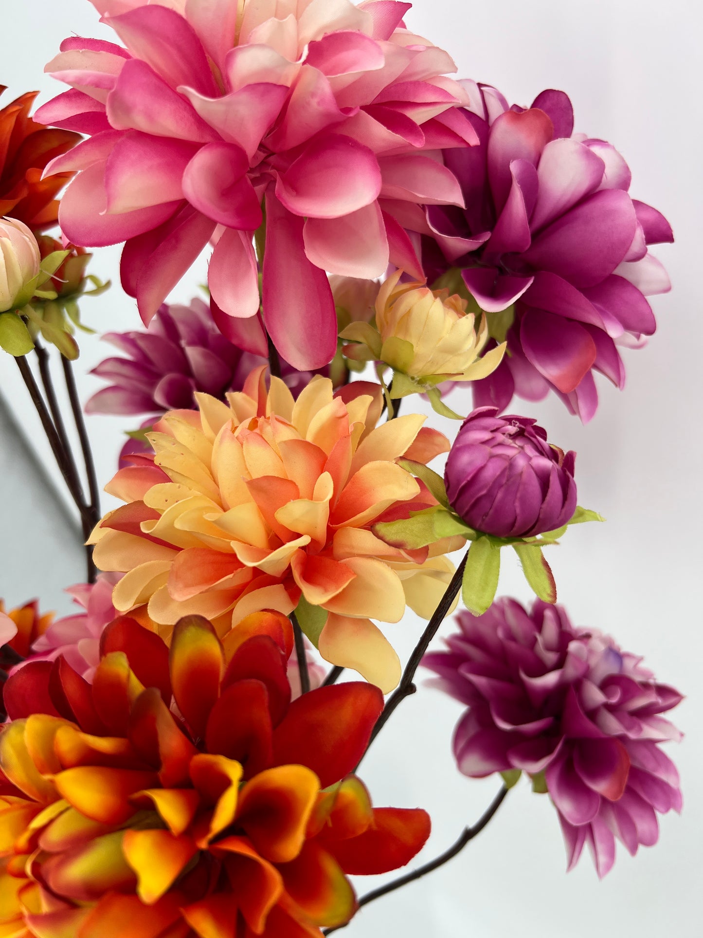 Kunstboeket van grote Dhalia's in 4 kleuren, 89cm